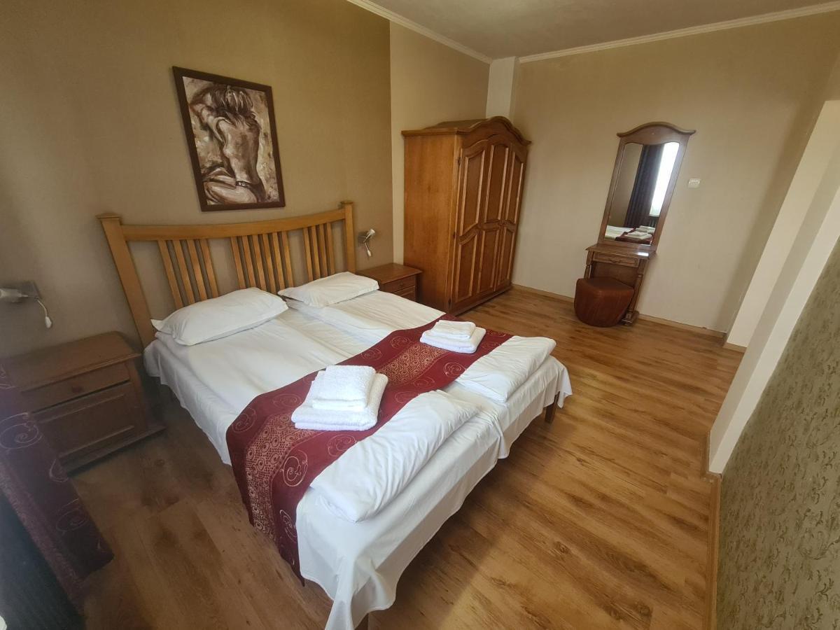 Complex Brashlyan Ξενοδοχείο Τριάβνα Εξωτερικό φωτογραφία