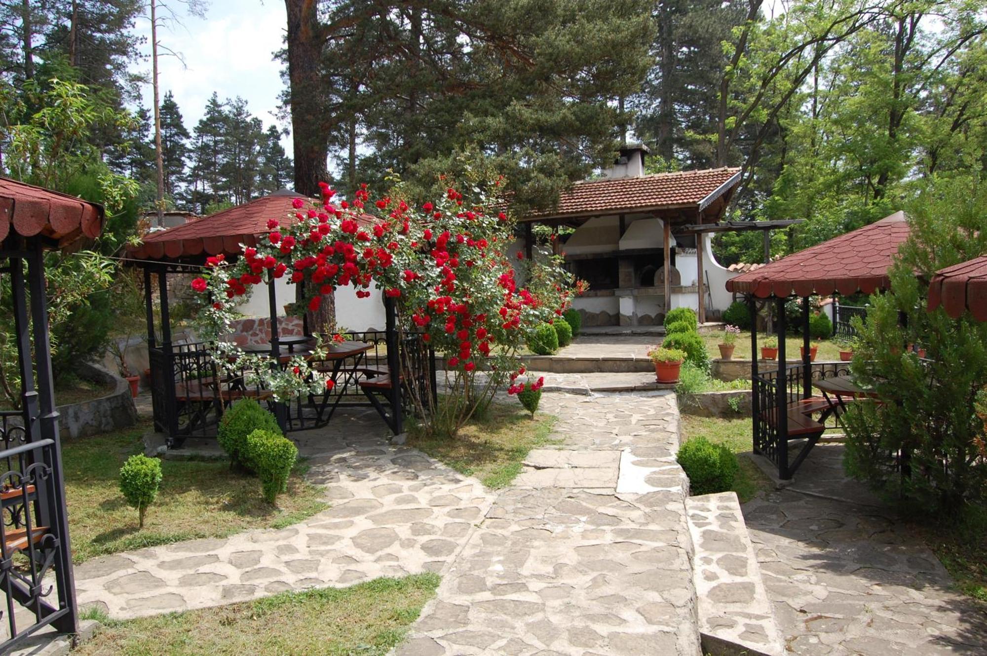 Complex Brashlyan Ξενοδοχείο Τριάβνα Εξωτερικό φωτογραφία