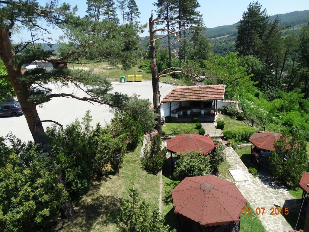Complex Brashlyan Ξενοδοχείο Τριάβνα Εξωτερικό φωτογραφία